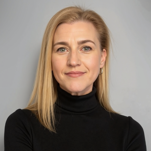 Laura Headshot 500x500 (1)